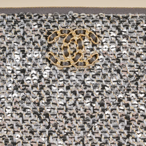 19 Sequin Pouch - Image 3