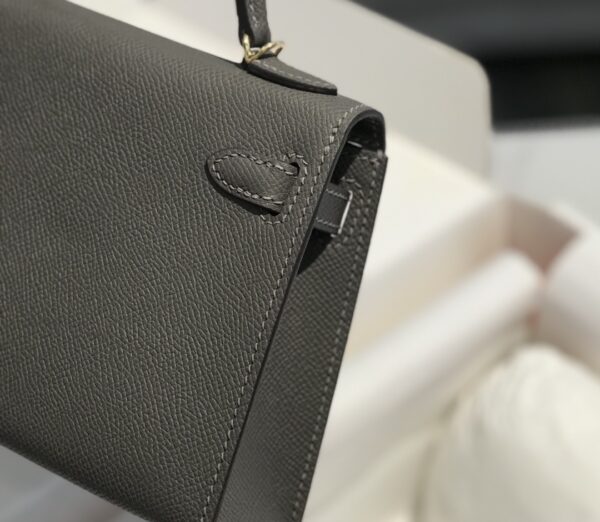 Hermès Kelly 25 Sellier - Etain Grey Epsom Leather with Gold Hardware - Image 3