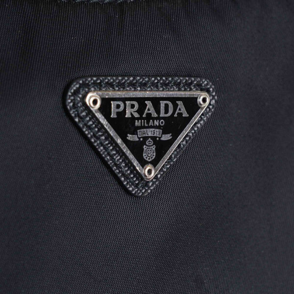 Re-Edition 2005 Shoulder Bag - Image 6