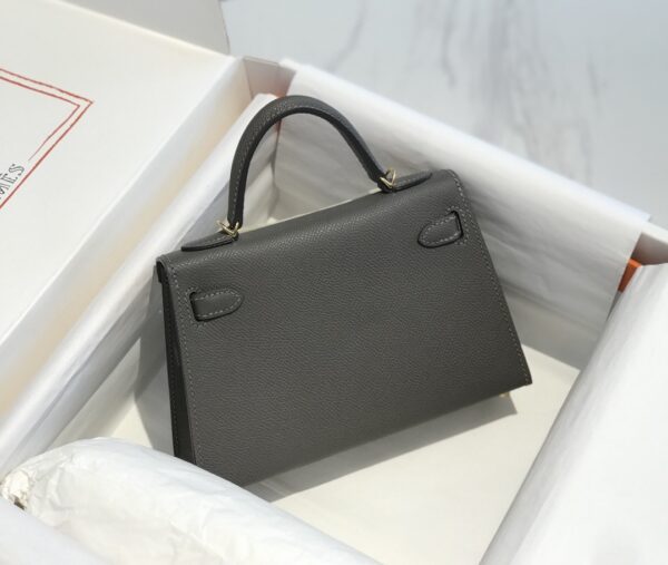 Hermès Kelly 25 Sellier - Etain Grey Epsom Leather with Gold Hardware - Image 5