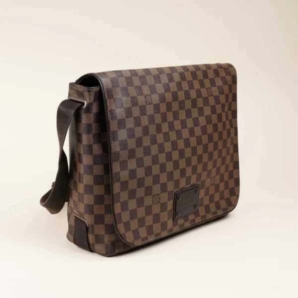Brooklyn GM Crossbody Bag - Image 3
