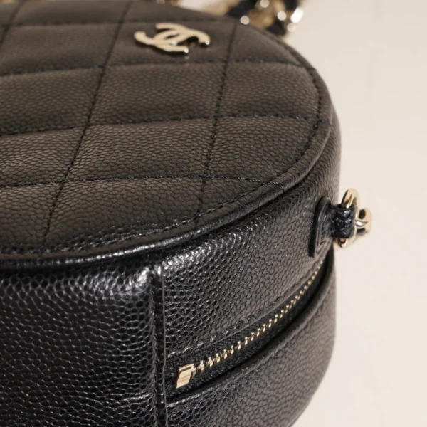 CC Round Chain Bag - Image 8