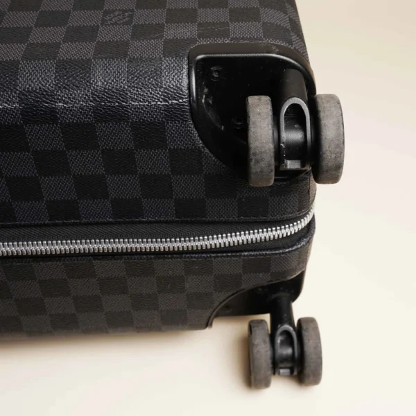 Horizon 50 Suitcase - Image 11