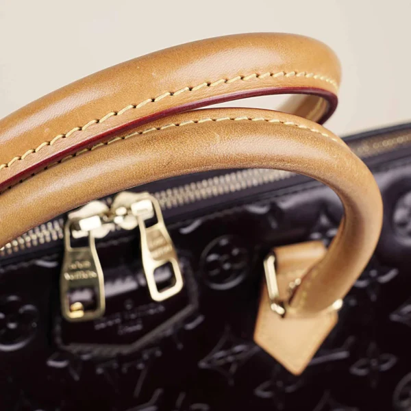 Montebello MM Shoulder Bag - Image 9