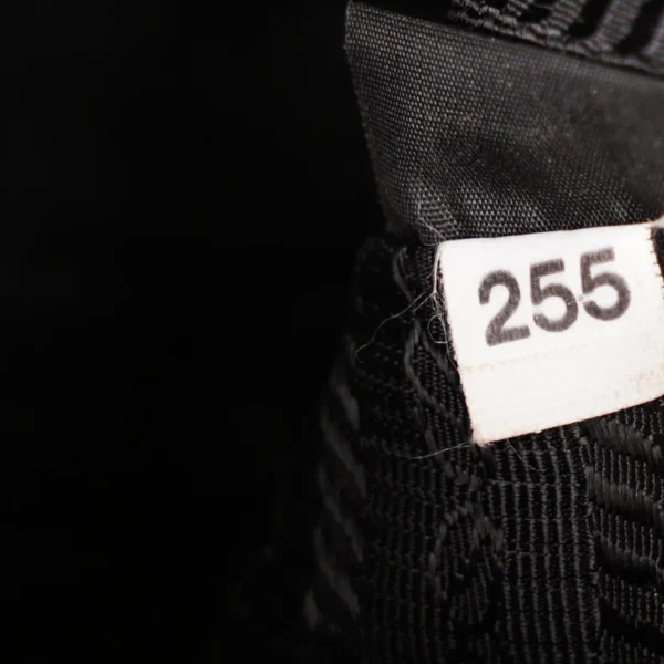 Re-Edition 2005 Shoulder Bag - Image 8